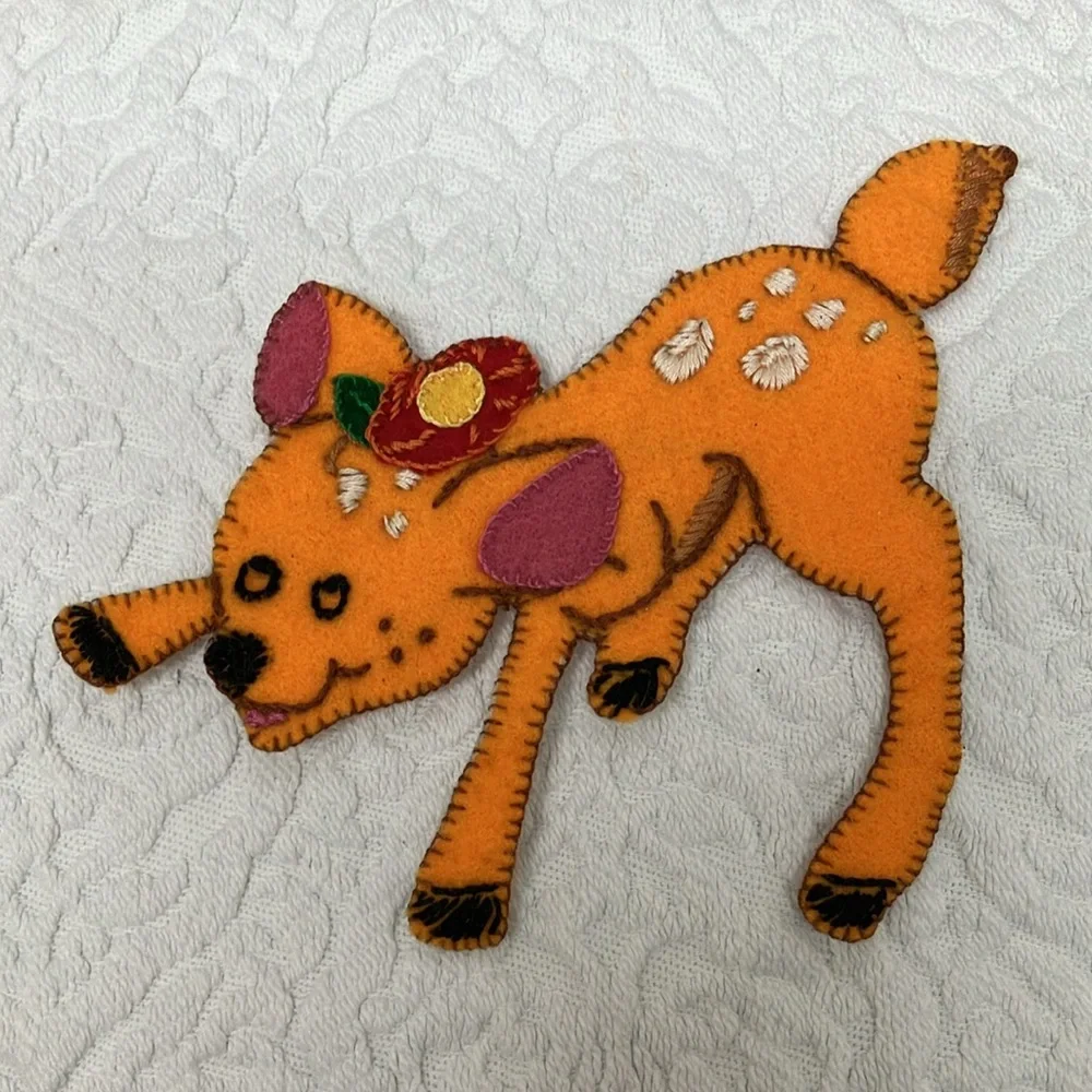 Vintage sewing notion appliqués, felt with stitching, pink lamb & orange deer - Picture 3 of 6